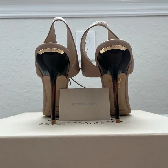 Burberry Knot Horn Capsule Askham 100 Sandal - Picture 4 of 11